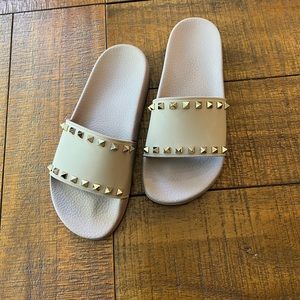 Valentino Slides